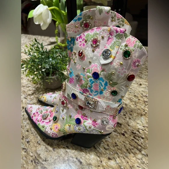 AZALEA WANG DILIGENT EMBELLISHED BASIC CHUNKY BOOTIE IN BONE 7.5 - Picture 4 of 16